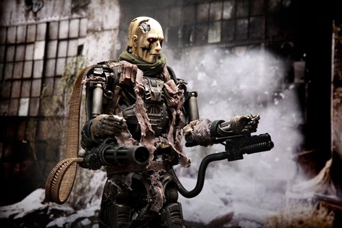 - Hot Toys Movie Masterpiece Terminator | 4 1/6 Scale Figure T-600 Damage Skin Version -