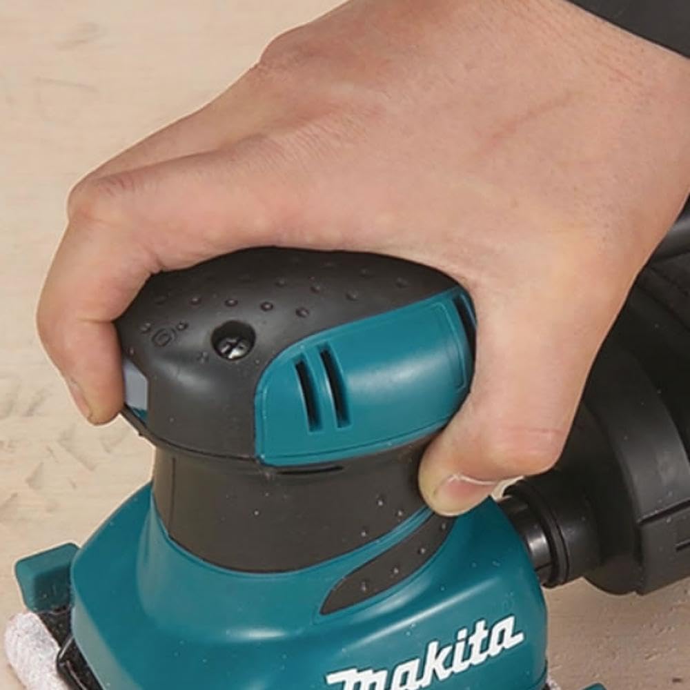 - Makita BO4556/2 240V Finishing Sander -