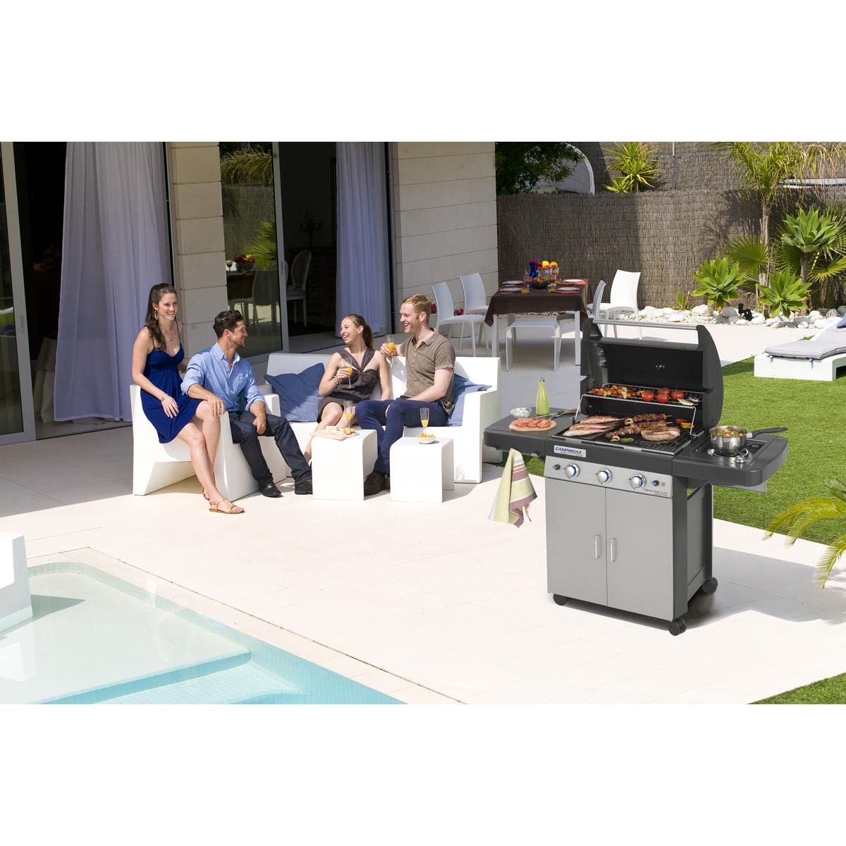 Campingaz 3 Series Classic LS Plus Gas BBQ 3 Burner Gas Barbecue Grill 9.6 KW Power Instaclean Easy Cleaning System Cast Iron Grid and Griddle with Side Burner