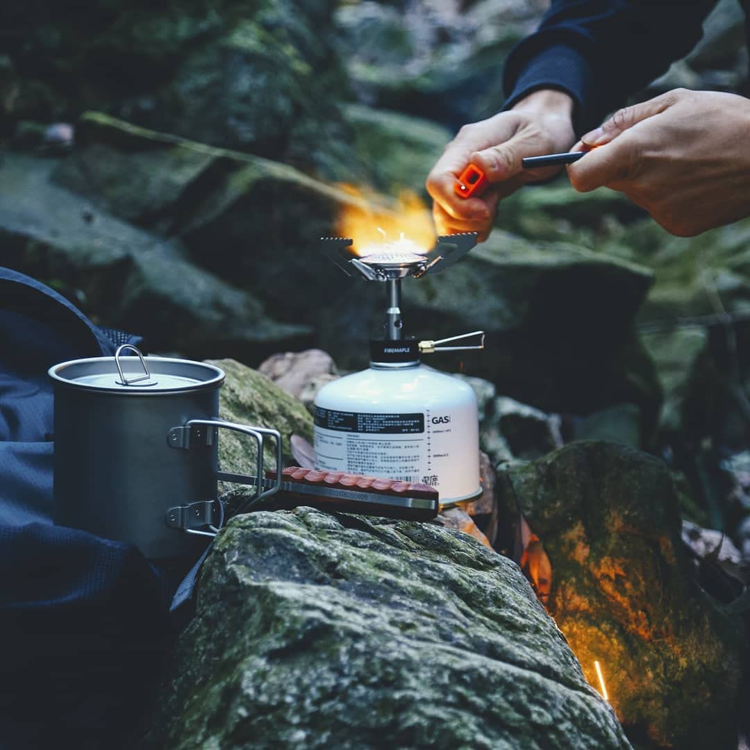 - Fire-Maple Buzz Compact Camping Gas Stove | 3100W Mini Pocket Backpacking Cooking Folding Burner -