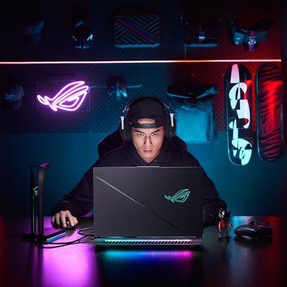 ASUS ROG Strix SCAR 18 G834JYR 18.0" WQXGA 240Hz 1100 nits Gaming Laptop (Intel i9-14900HX, NVIDIA GeForce RTX 4090, 32GB RAM, 2TB SSD, Windows 11 with 3 Months Game Pass)