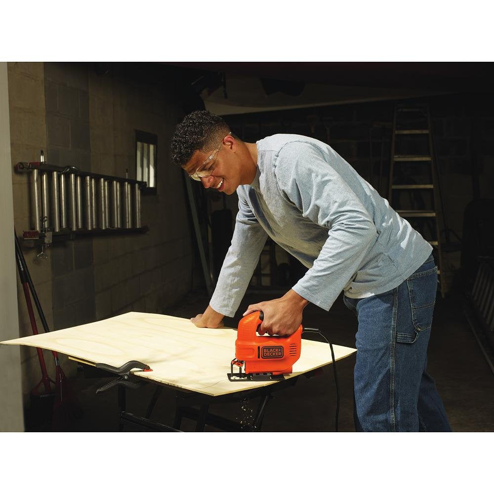 Black + Decker KS501-GB 400 W Compact Jigsaw with Blade