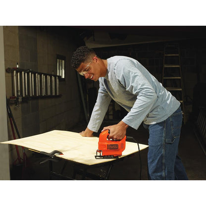 Black + Decker KS501-GB 400 W Compact Jigsaw with Blade