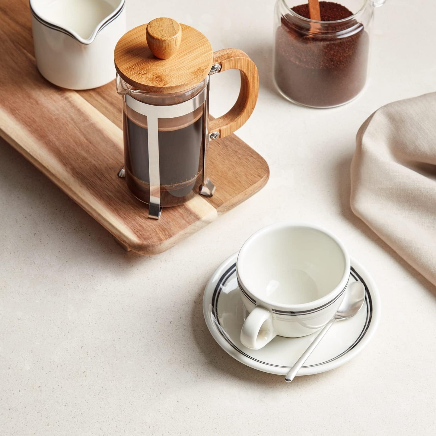 by Amazon Decaffeinated Ground Coffee, Light Roast, 1kg (4 Packs of 250 g)