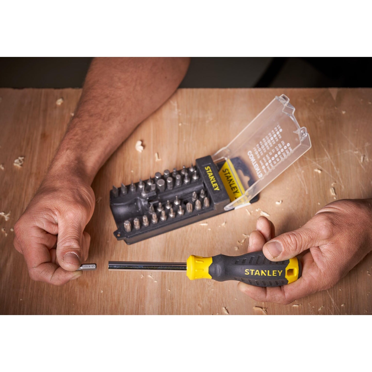 - Stanley STHT070885 | Multibit Screwdriver Set | (34 Pieces) -