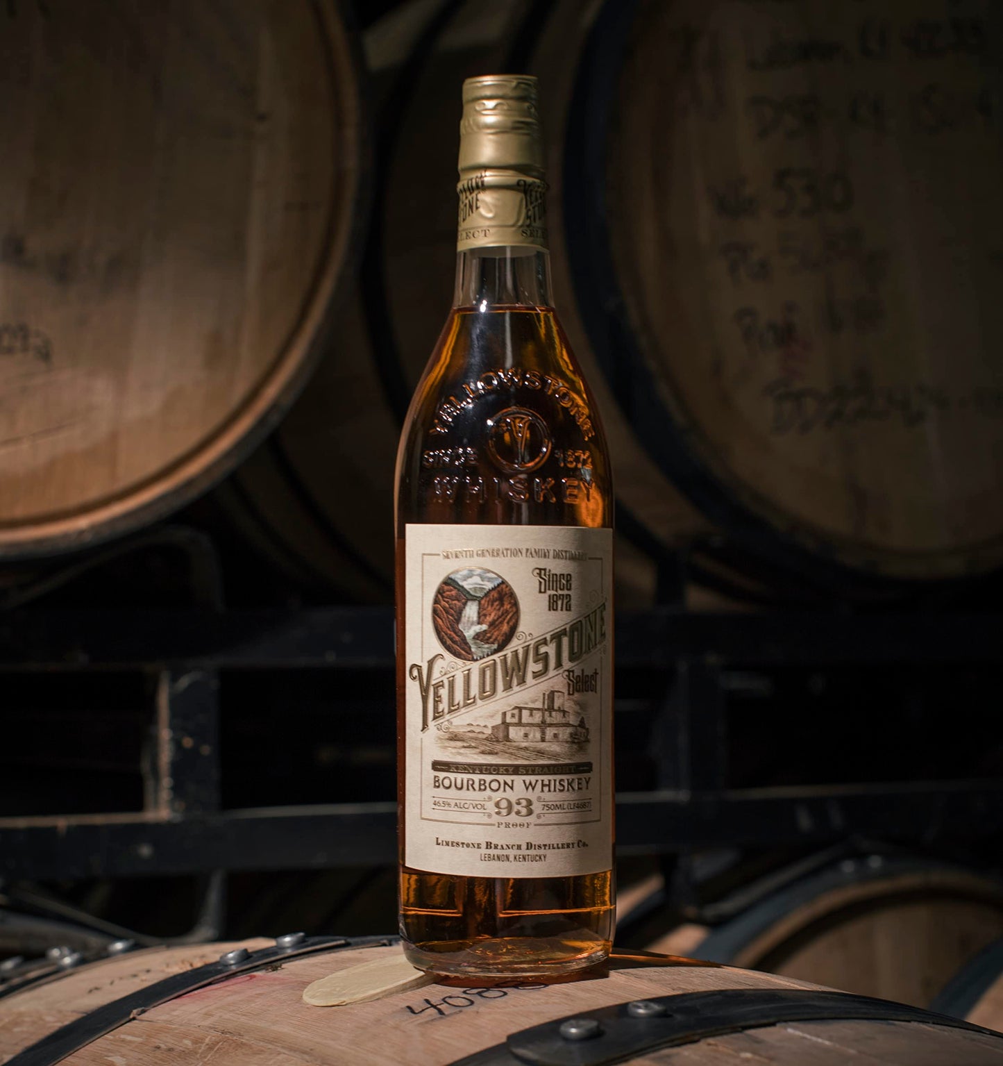 - Yellowstone Select Kentucky Straight Bourbon hand selected from 4-8 year old bourbons