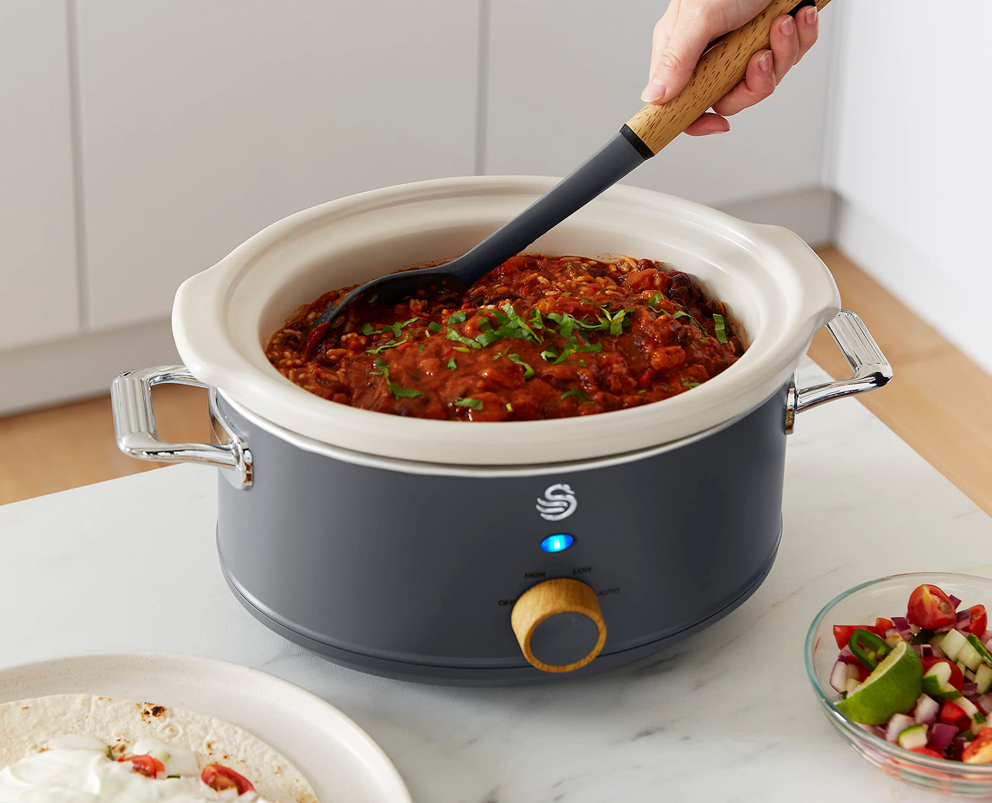 - Swan Nordic Slow Cooker | 3 Temperature Settings | Keep Warm Function | 3.5L | 200W | Matte Grey -