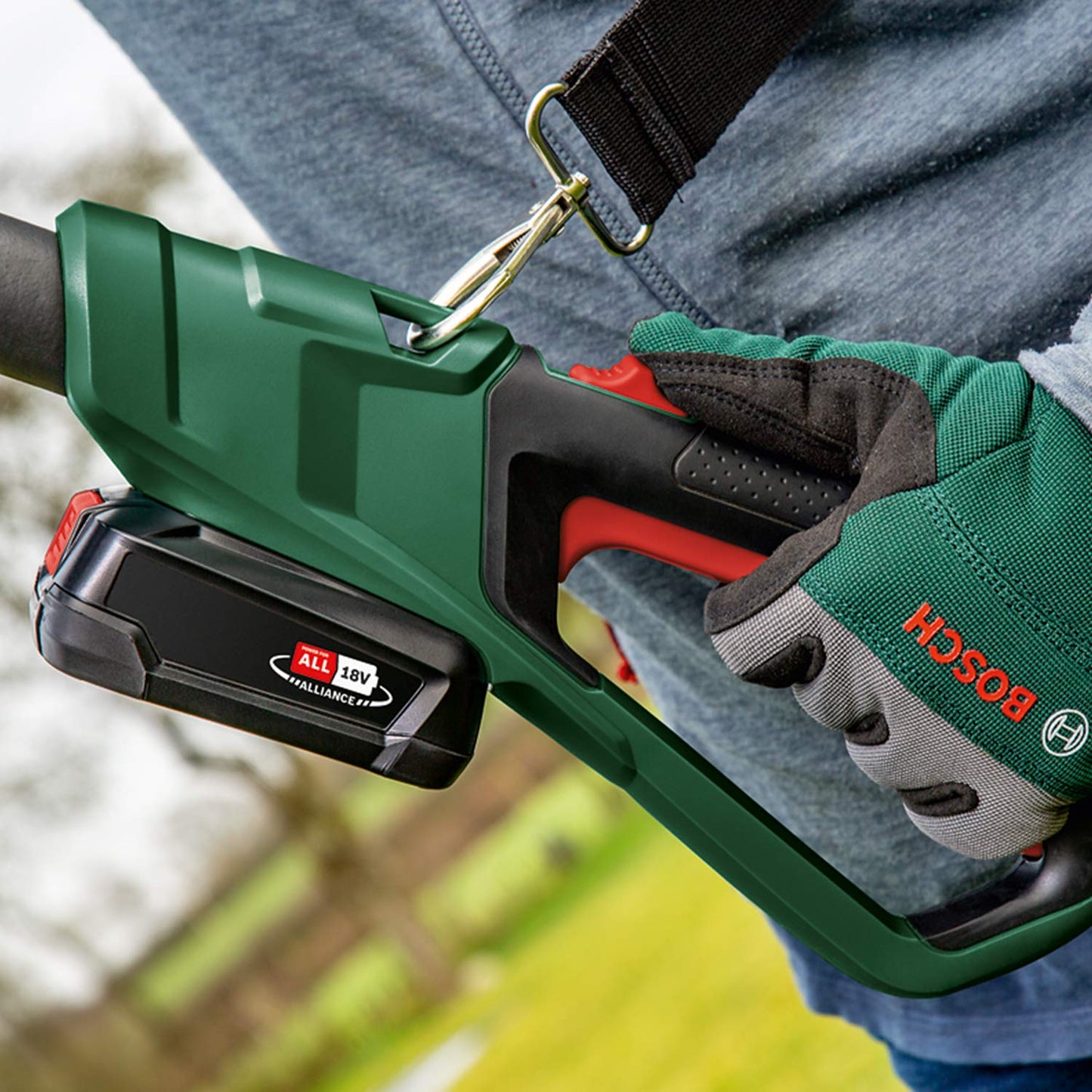 Bosch Cordless Pruner UniversalChainPole 18 (battery 2.5 Ah, 18 Volt System, in carton packaging)
