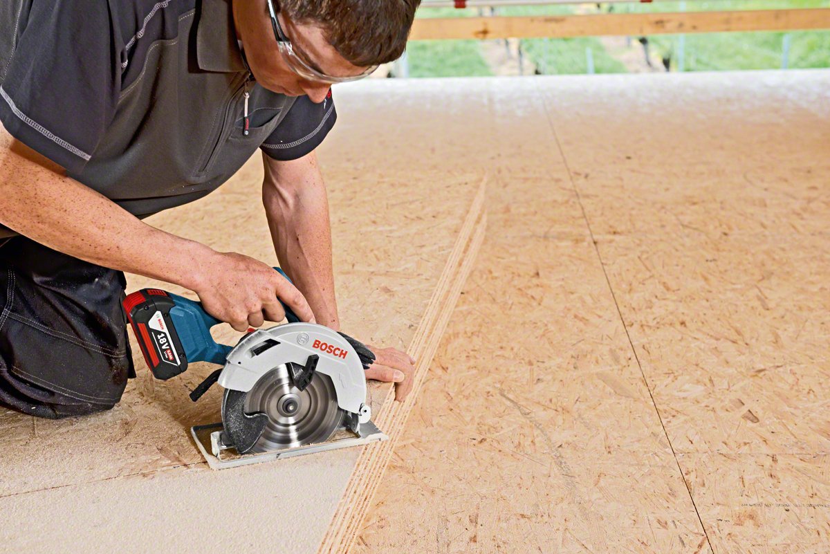 Bosch Professional 18V System GKS 18V-57 Cordless Circular Saw (Saw Blade Diameter: 165 mm, Cutting Depth: 57 mm, excluding Batteries and Charger, in Carton)