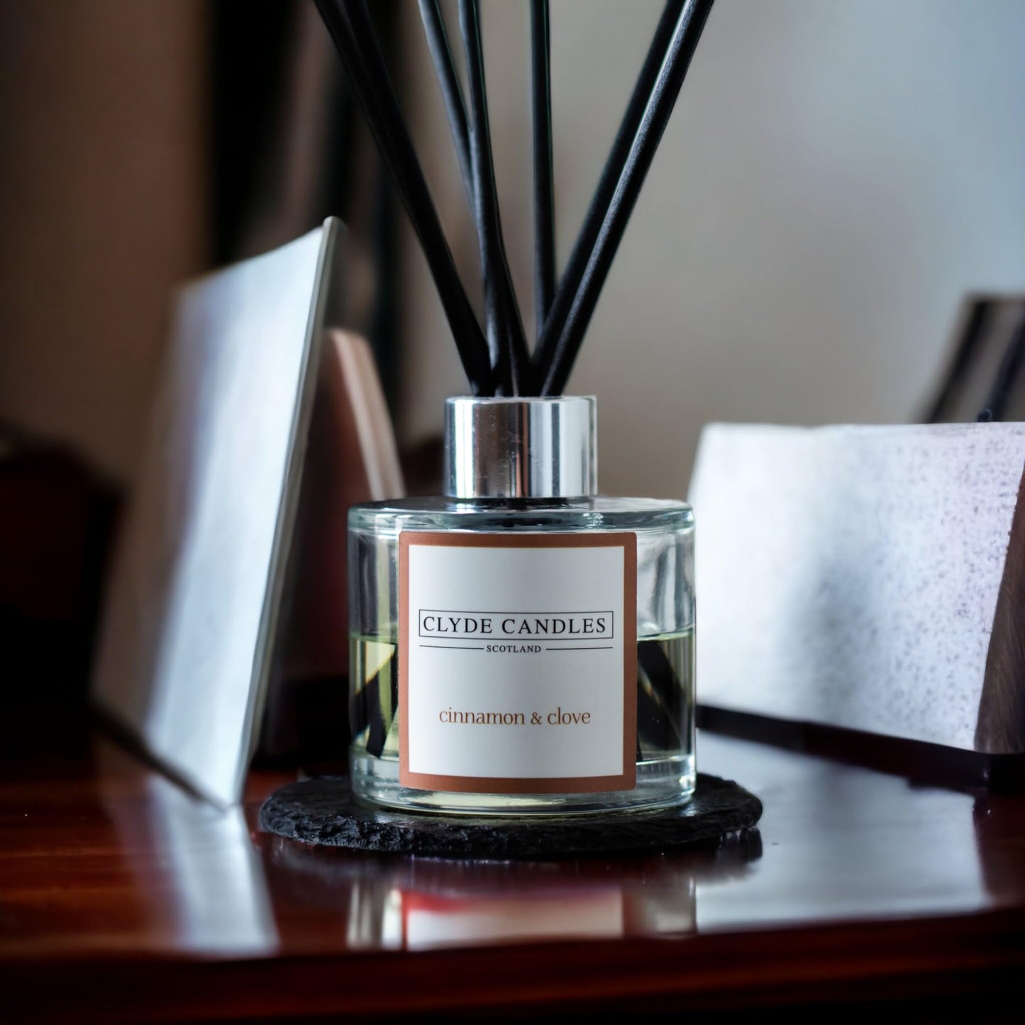Cinnamon & Clove Reed Diffuser - Clyde Candles, Luxury Diffuser Oil with a Set of 7 Fibre Sticks, 100ml, Best Aroma Scent for Home, Kitchen, Living Room, Bathroom. Fragrance Diffusers set with sticks
