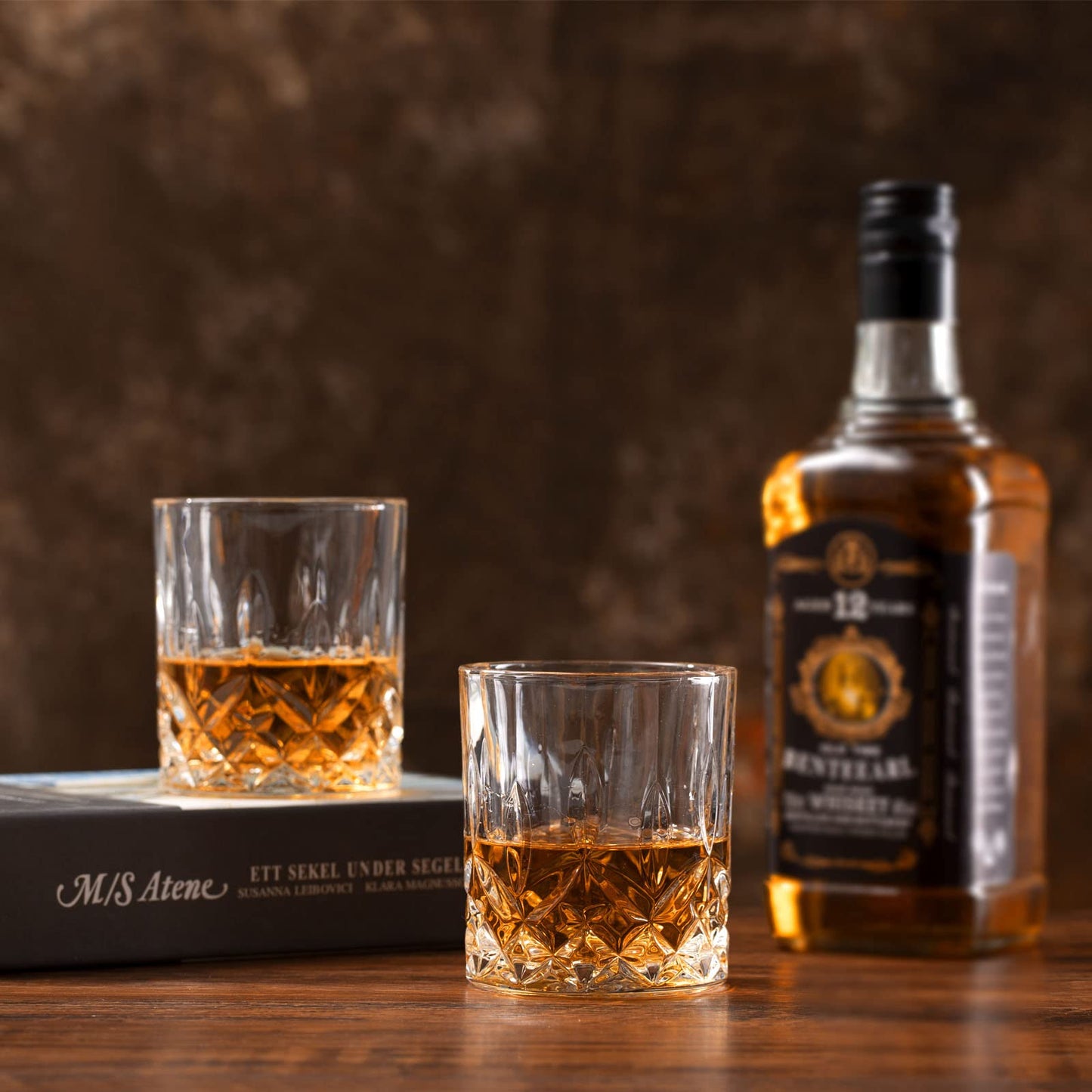 - Whisky glass, Set of 4 (2 Crystal Tumbler Glasses, 2 Large Ice Ball Moulds) in Gift Box