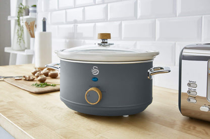 - Swan Nordic Slow Cooker | 3 Temperature Settings | Keep Warm Function | 3.5L | 200W | Matte Grey -