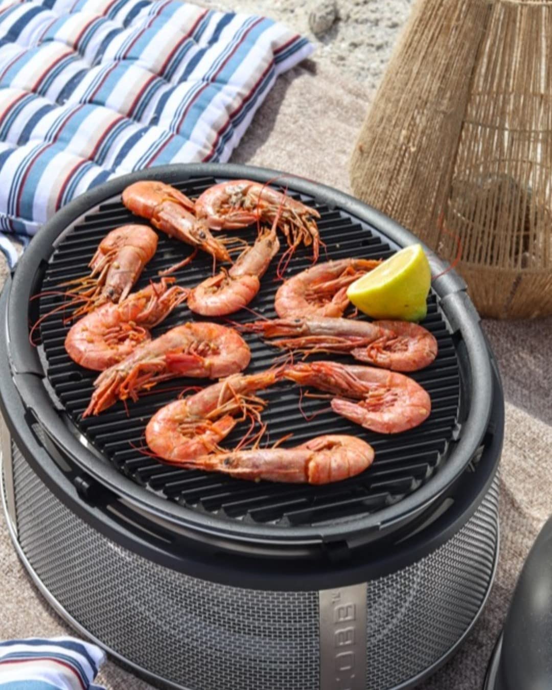 COBB Supreme Deluxe 2.0 Charcoal Grill (Grill Dimensions 50 x 36 cm, Includes Lid + Grill Plate, Large Grill, for 12 People, Table Grill, Compact Grill, for BBQ/Camping) 600-1