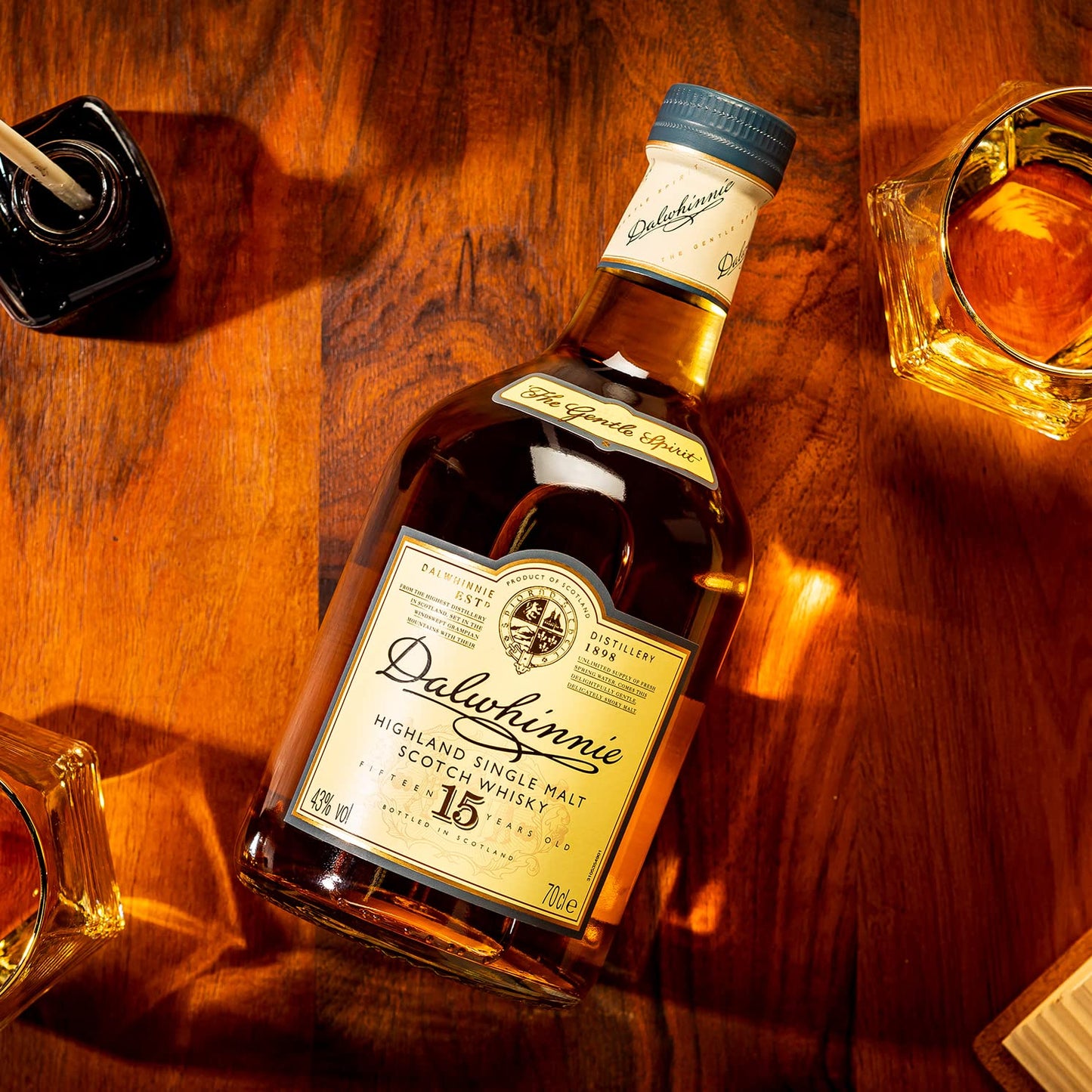 Dalwhinnie 15 Year Old Single Malt Scotch Whisky | 43% vol | 70cl | Highland Whisky | Smooth & Aromatic | Malty Sweet Flavours & Smoky Warmth | Scottish Whisky with Gift Box