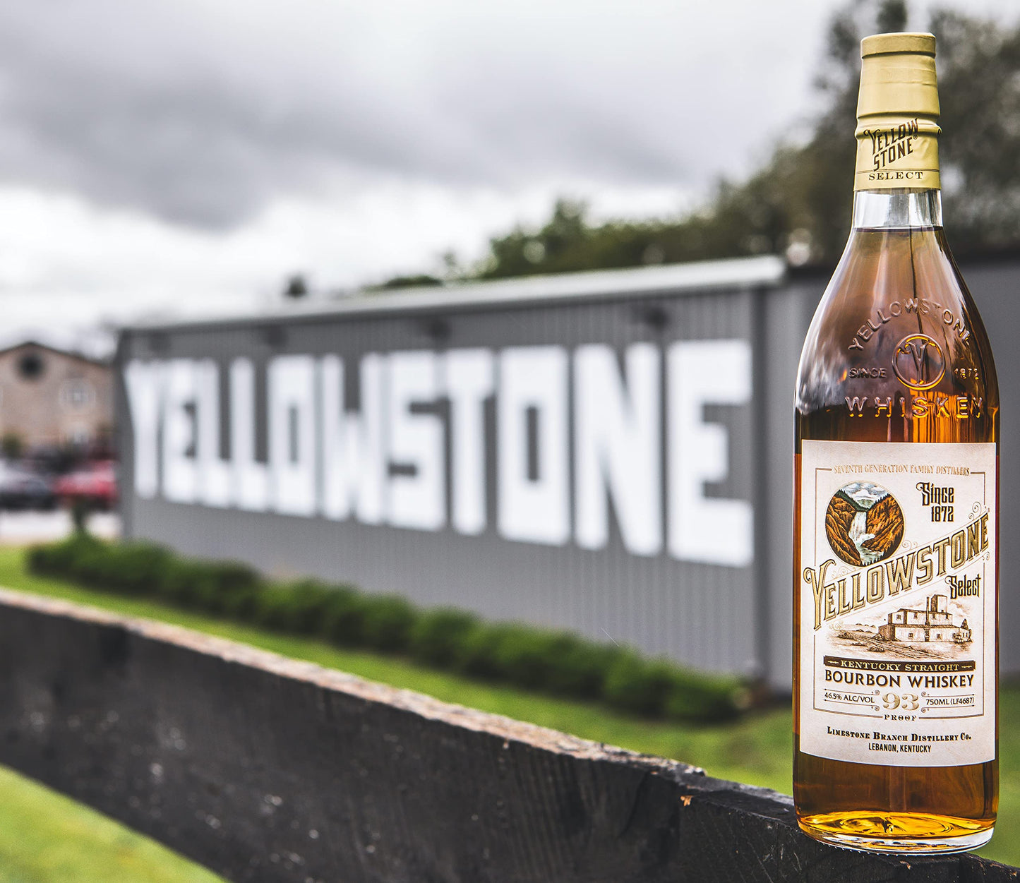 - Yellowstone Select Kentucky Straight Bourbon hand selected from 4-8 year old bourbons