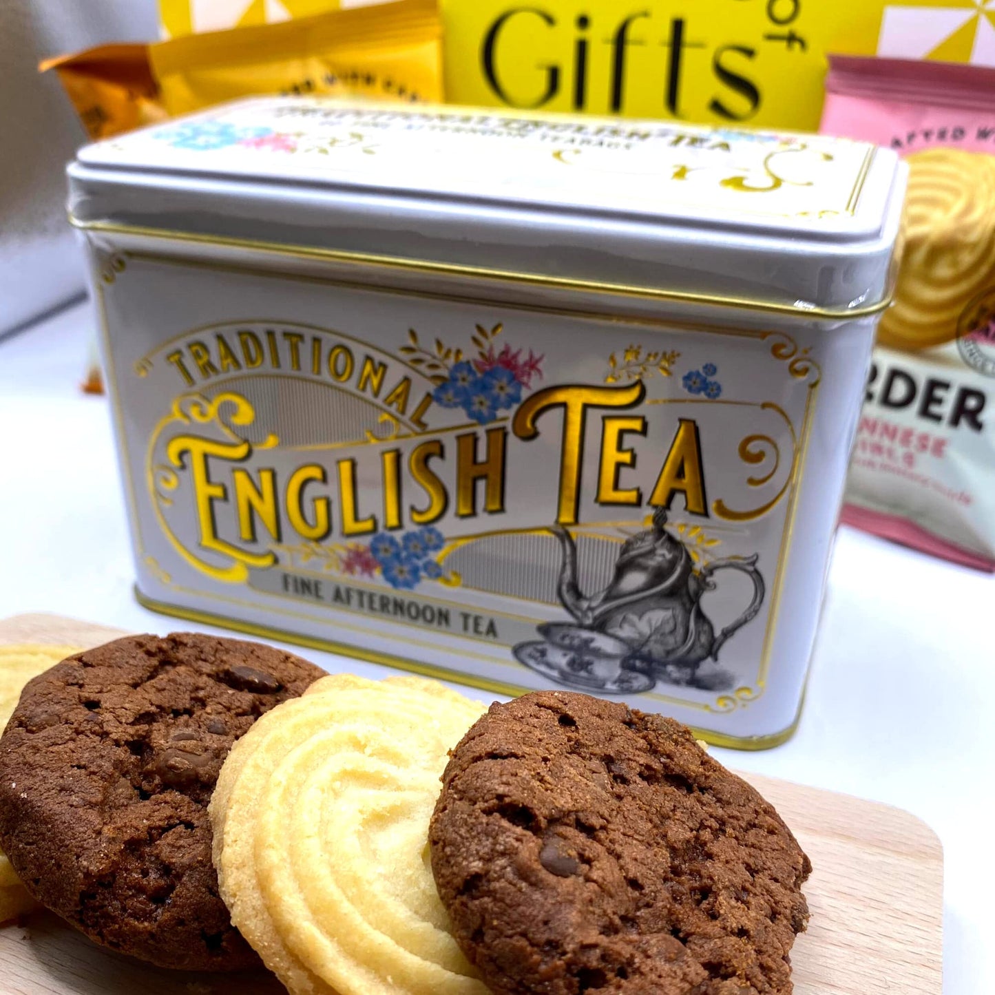 Biscuits Gift Set Afternoon Tea Hamper Gifts Border Biscuit English tea lovers & Biscuit Lovers, Grandparents, Mum, Dad, Birthdays