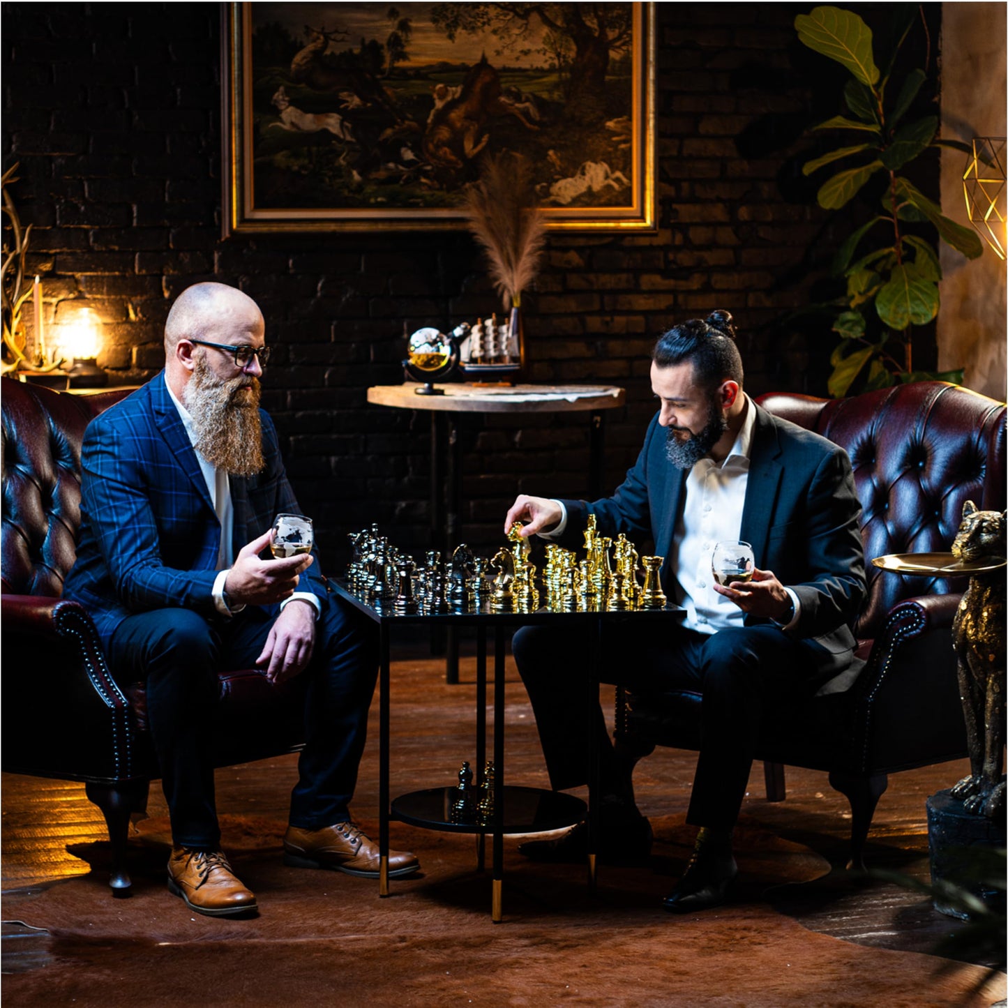 - Whisiskey – Whiskey Decanter – Globe - 900 ml – Whiskey Carafe Set