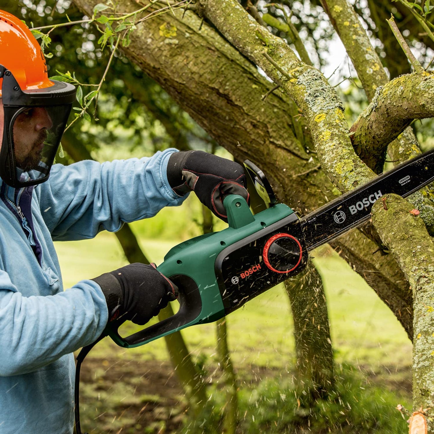 Bosch Chainsaw UniversalChain 35 (1800 W, Chain Speed: 12m/s, in Carton Packaging), Lightweight 4.2 kg