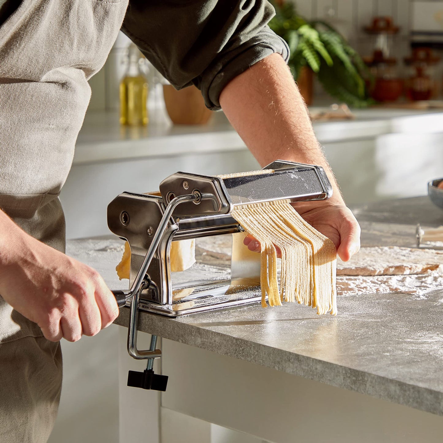 - VonShef Manual Pasta Machine, Professional Stainless Steel Pasta Maker