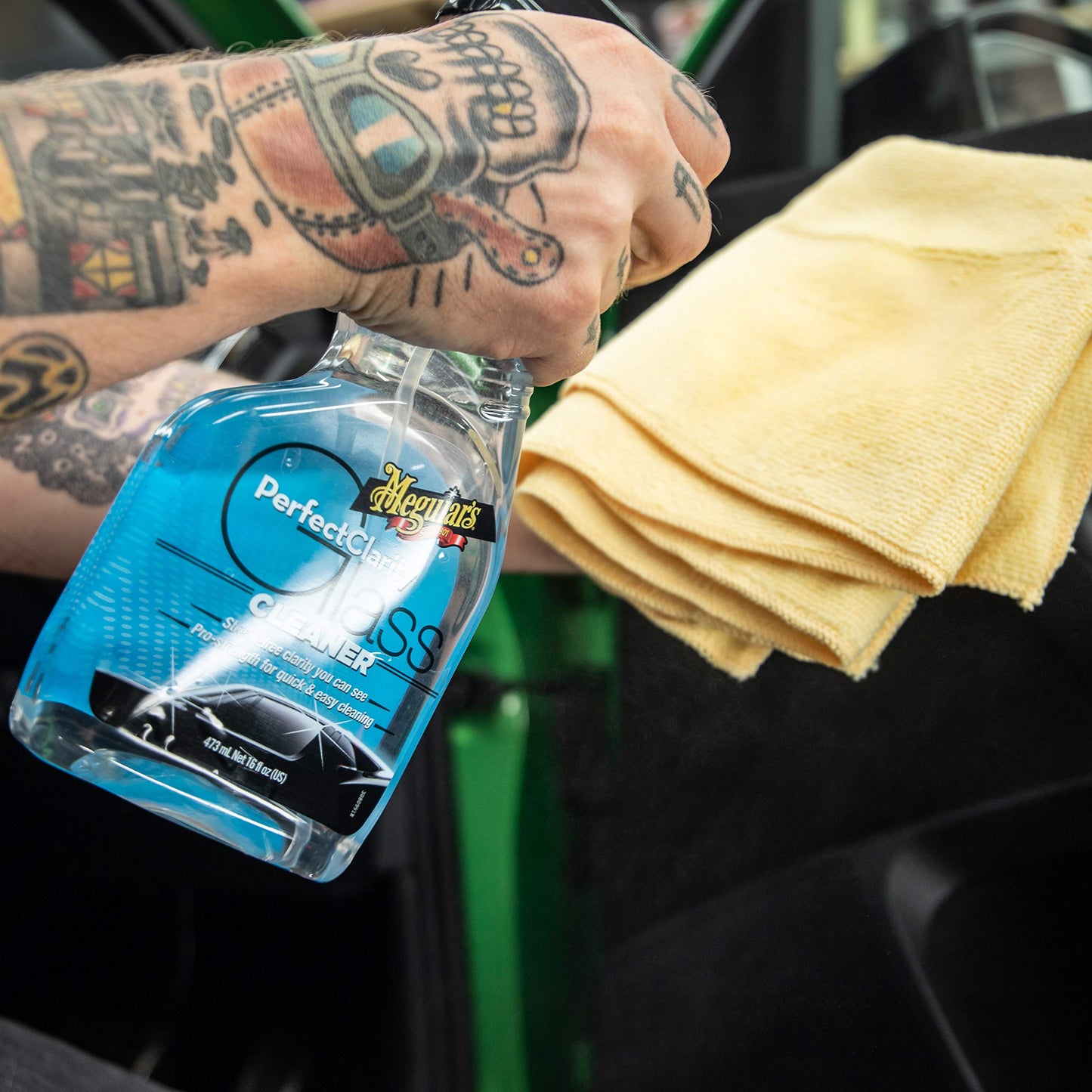 - Meguiar's G8216EU Perfect Clarity Glass Cleaner | 473ml -