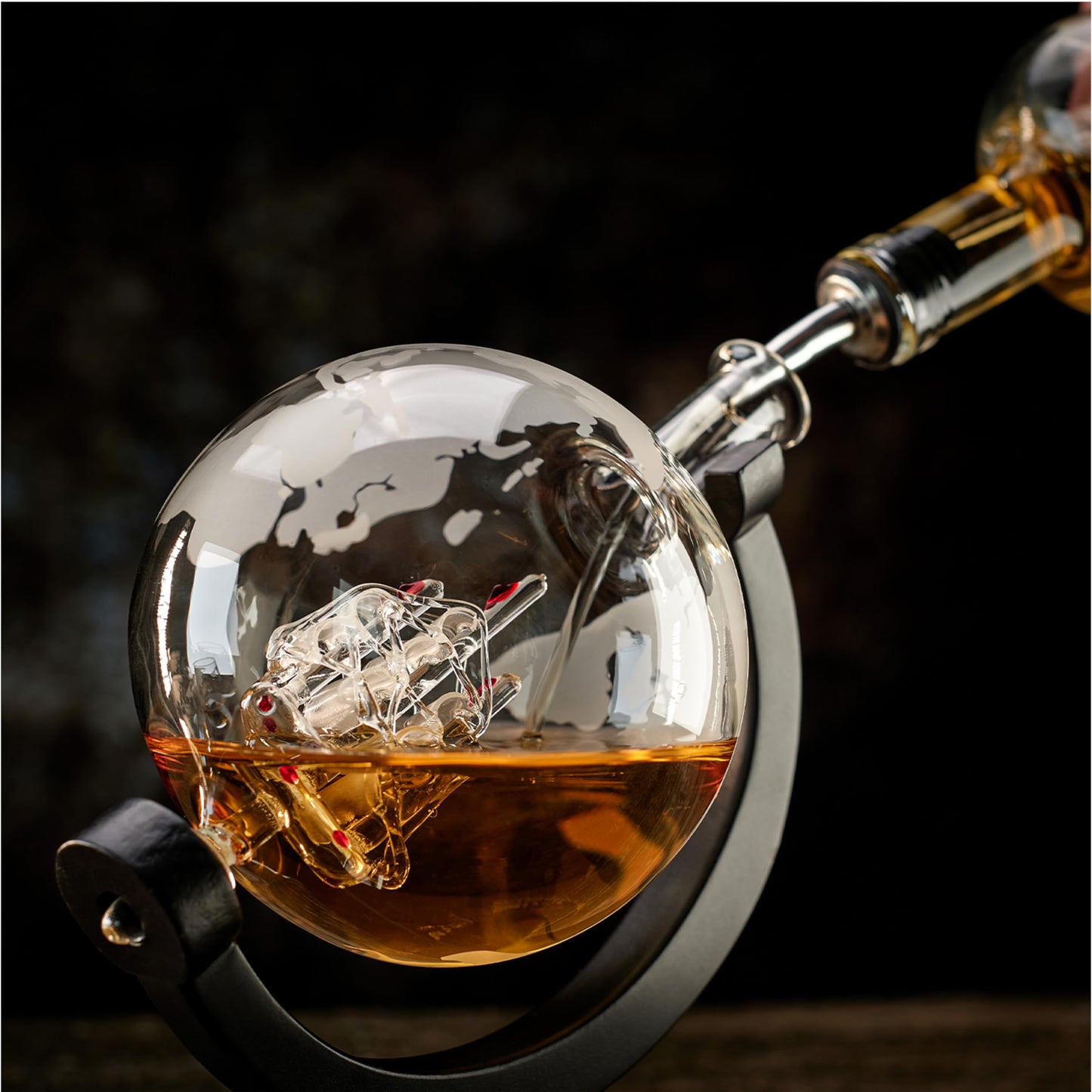 - Whisiskey – Whiskey Decanter – Globe - 900 ml – Whiskey Carafe Set