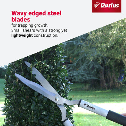 Darlac Lightweight Shear – Lightweight, Razor Sharp Garden Shears – Ideal for Precision Hedge Trimming & Topiary – Wavy Edged Carbon Steel Blades for Trapping Growth – Comfortable Grip – Easy to Use