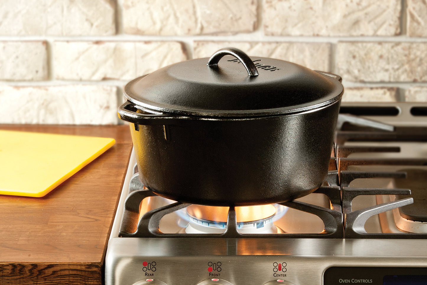 - Lodge | L8DOL3HH41PLT | Cast Iron Dutch Oven with Handle Holders -