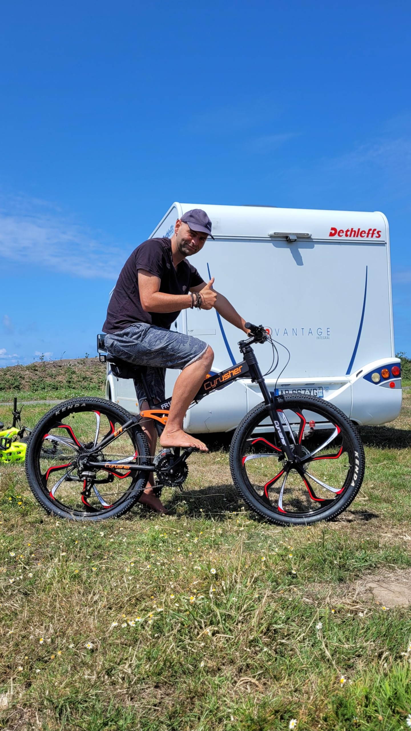 Cyrusher FR100 27.5 Inch Aluminum Folding Mountain Bike with Full Suspension and Dual Disc Brakes - Suitable for Men and Women