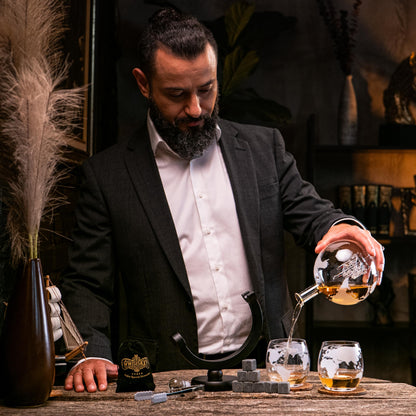 - Whisiskey – Whiskey Decanter – Globe - 900 ml – Whiskey Carafe Set