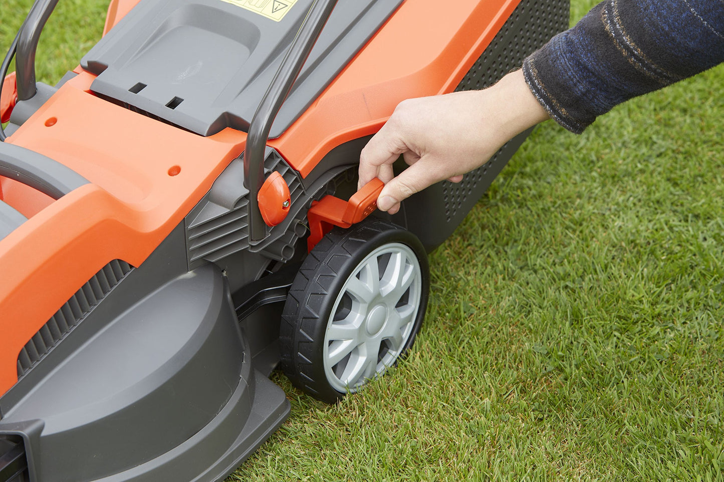 - Flymo Speedi-Mo 360C Electric Wheeled Lawn Mower | 1500 W | Cutting Width 36 cm | Orange/black -