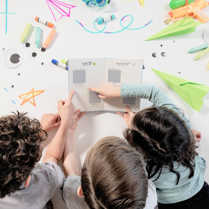 The Adventure Challenge Kids Edition: 30 Scratch-Off Challenges for Ages 6-12 | Screen-Free Indoor & Outdoor Family Activities